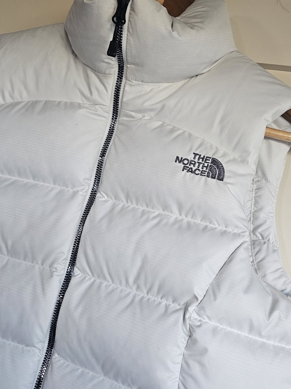 The North Face White Puffer Vest 700 Fill Size Small